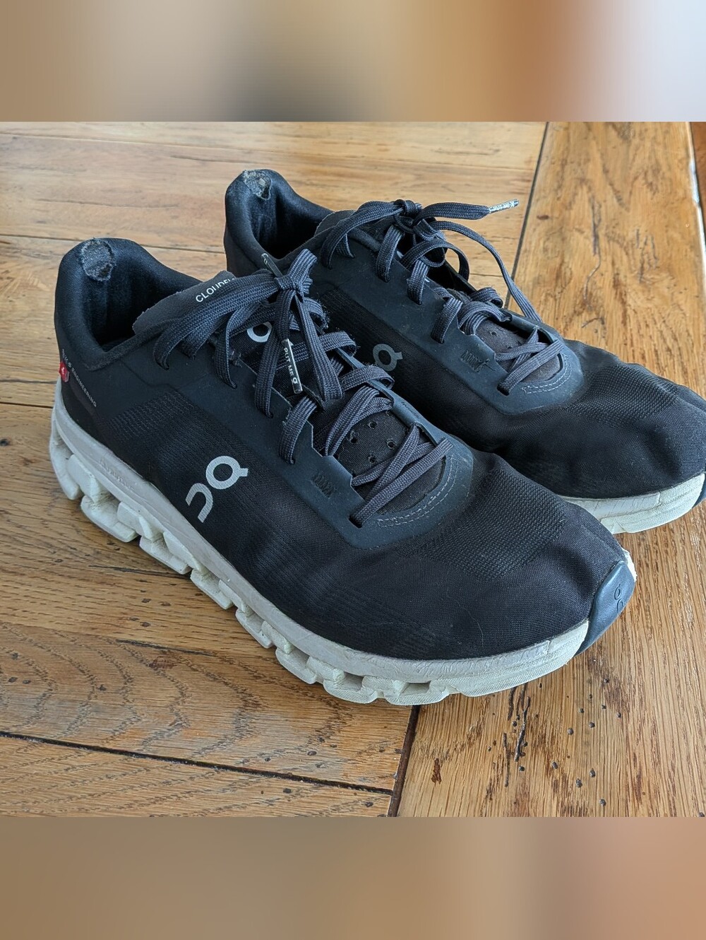 On Running Cloud Women's Running Shoes in Black Size 8.5